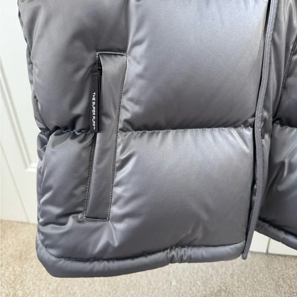 BNWOT Aritzia Super Puff Liquid Shine - Picture 4 of 8